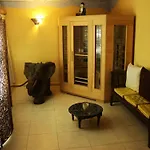 Modern Eingerichtete Leon Mit Terrasse By Interhome شقة *