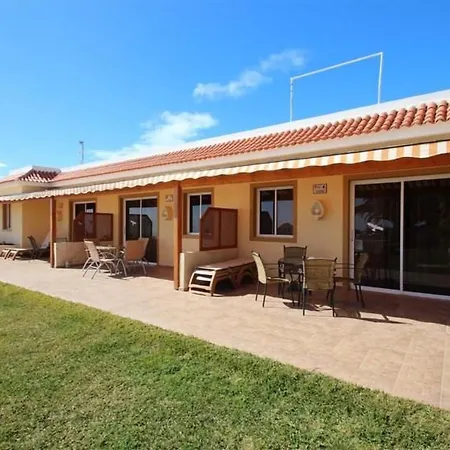 Modern Eingerichtete Leon Mit Terrasse By Interhome