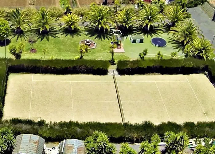 Modern Eingerichtete Leon Mit Terrasse By Interhome Guía de Isora